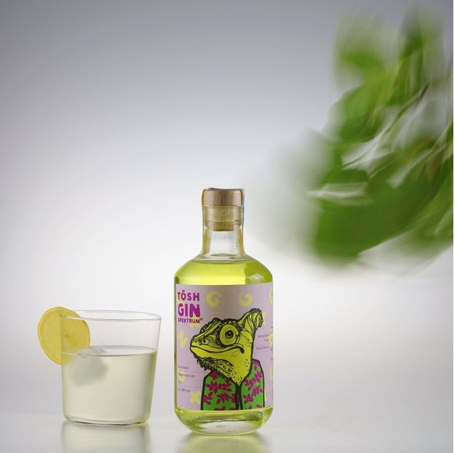 TŌSH Gin Spektrum v gin toniku